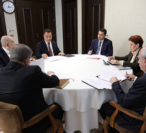 İttifakta rövaşata