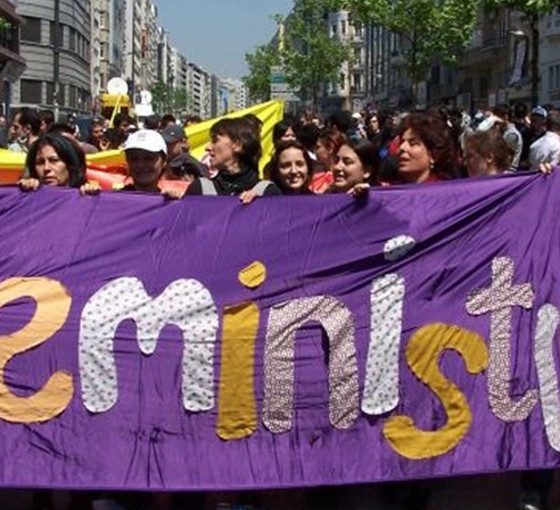 8 Mart’a giderken