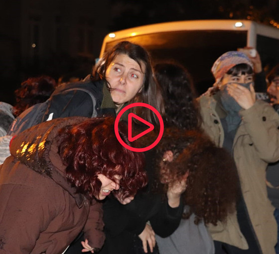 Taksim'e çıkması engellenen kadınlara biber gazlı müdahale: Gözaltılar var