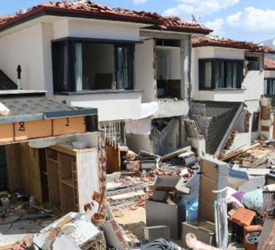 Malatya'da milyonluk villalar depremde yıkıldı