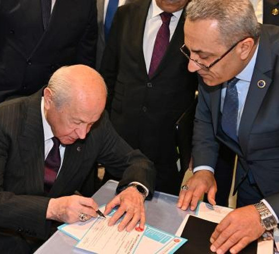 Devlet Bahçeli adaylık başvurusunu yaptı