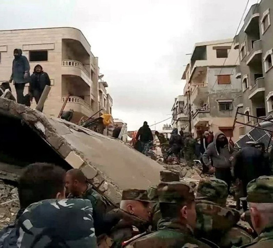 BİLMEZ HOCADAN TARİH TERSLERİ: Depremin    tanımadığı     sınırlar