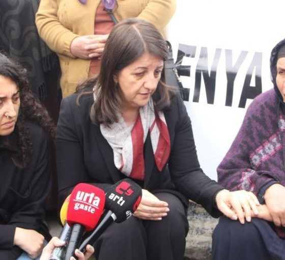 Pervin Buldan, Emine Şenyaşar'ı ziyaret etti