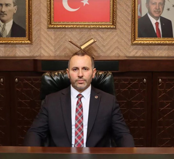 CHP'de bulunan Yalova Belediye Başkanlığı AKP’ye geçti