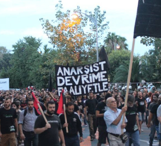 Anarşist oy kullanmaz mı?!