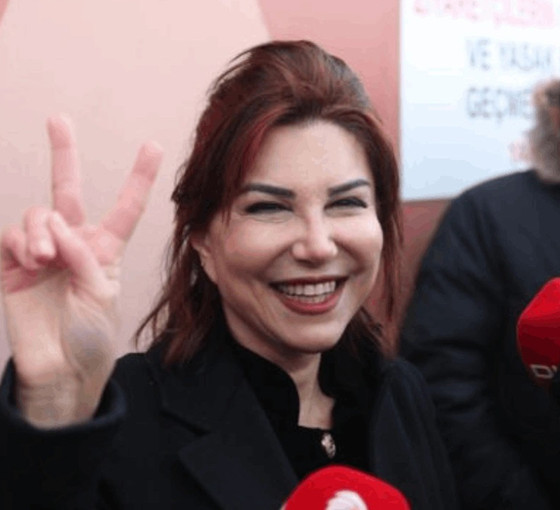 Gazeteci Sedef Kabaş CHP'den milletvekili aday adayı oldu
