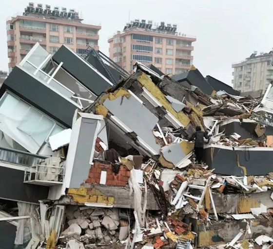 Maraş'ta 36 kişinin öldüğü Ezgi Apartmanı'nda kolon kesilmiş