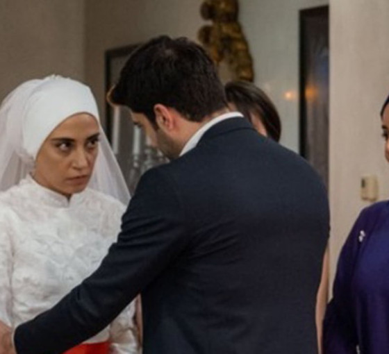 Aksu Bora: 'Kızılcık Şerbeti laik-dindar geriliminin sahiciliğini sorgulama fırsatı veriyor'