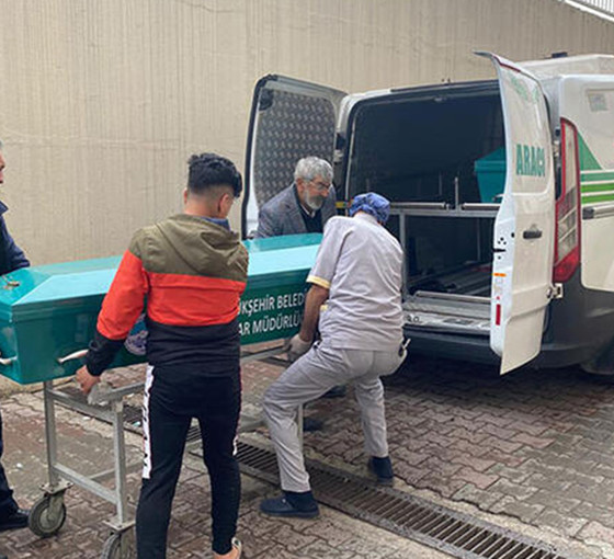 Depremden 111 saat sonra kurtarılan kadın öldü