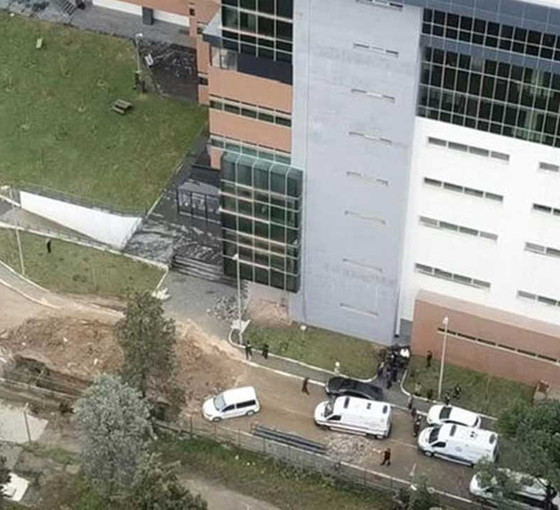 Marmara Üniversitesi yerleşkesinde göçük: Bir işçi yaralandı