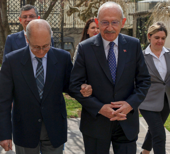 Kılıçdaroğlu, Ahmet Necdet Sezer ile görüştü