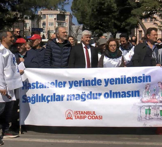 Cerrahpaşa Tıp Fakültesi önünde 'Hastaneler yerinde yenilensin' eylemi