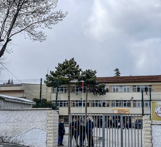Ankara'da lisede bıçaklı saldırı: Bir öğrenci öldü, beş yaralı var