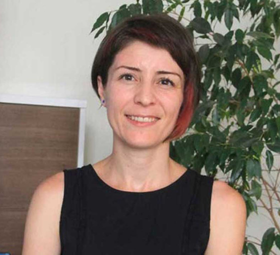 KHK ile ihraç edilen Aysun Gezen göreve iade edildi