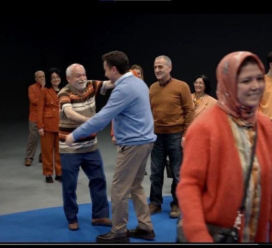 DEVA Partisi'nin seçim videosunda 'AKP'li dayı tişörtü' ayrıntısı