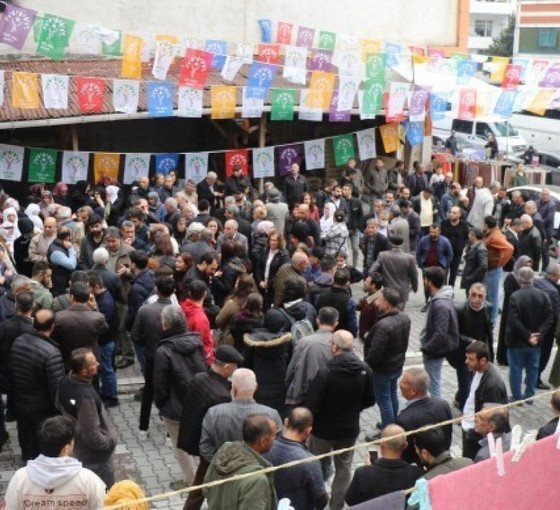 Yeşil Sol Parti Esenyurt’ta seçim bürosu açtı