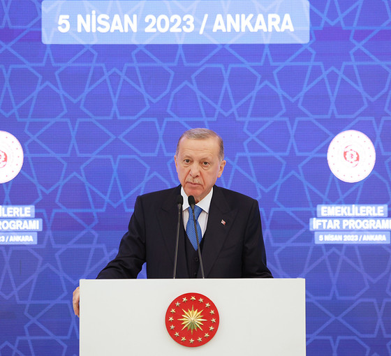 Erdoğan'dan 'emekli ikramiyesi' açıklaması: Her seçim öncesi gibi açmışlar vaat bohçasını bol keseden dağıtıyorlar