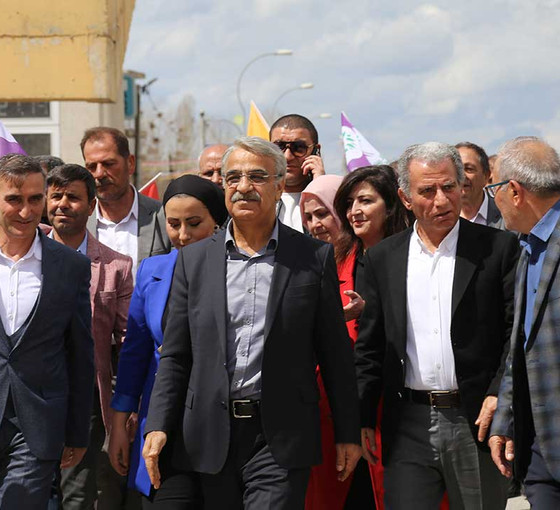 Mithat Sancar Van'da konuştu: ‘Bu iktidarı göndereceğiz, bu düzeni değiştireceğiz’