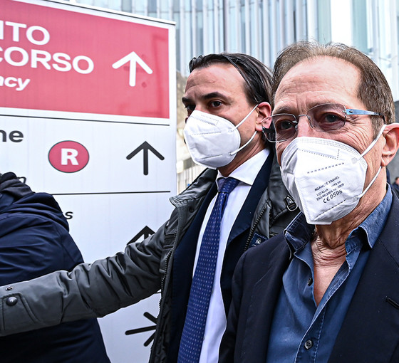 Silvio Berlusconi yoğun bakıma kaldırıldı