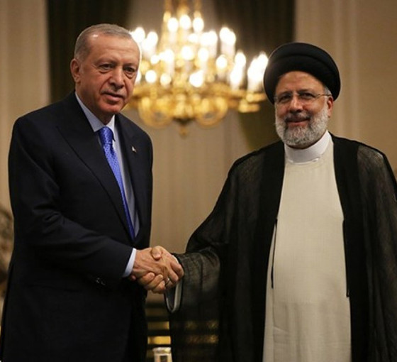 Erdoğan, İranlı mevkidaşı Reisi ile telefonda görüştü: Şiddet sarmalı önlenmeli