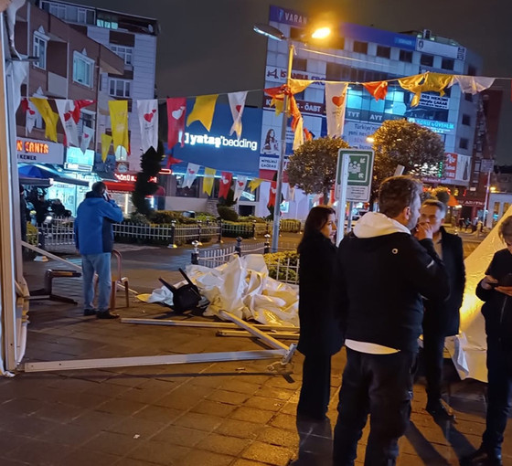 İYİ Parti'li Kavuncu duyurdu: Esenler'deki seçim standına saldırı