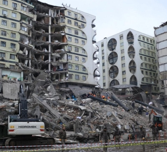 Galeria Sitesi'nin müteahhidi Ankara'da yakalandı