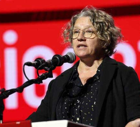 CHP İzmir milletvekili adayı Hacer Foggo: 'Bir çocuğun gözüne baktığımda utanmamam gerekiyor'