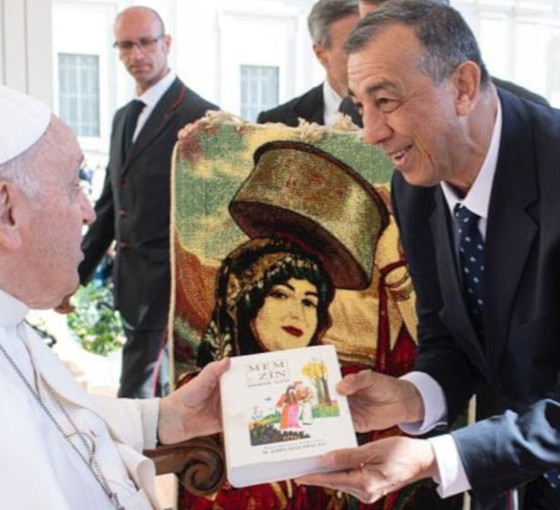 Sur Belediyesi'nin eski başkanı Demirbaş'tan Papa Francis'e ziyaret: Barış duası istedi