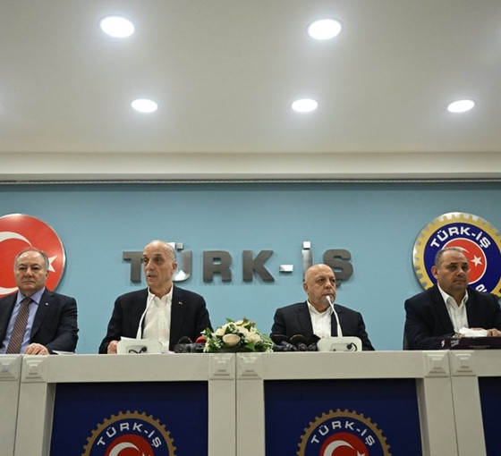 Hükümet 700 bin kamu işçisi için zam teklifini açıkladı