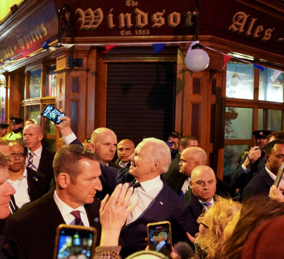 Biden'dan Kuzey İrlanda'da büyük gaf: Barış için gitti, yanlışlıkla paramiliter örgütün adını andı