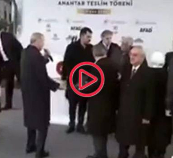 Erdoğan deprem konutları töreninde sunucuyu azarladı: Çağırsana ya, ne duruyorsun!