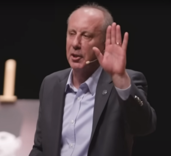 'Madara olun diye', 'otur sıfır'... Seyirciler Muharrem İnce'nin agresif tavırları nedeniyle salonu terk etti