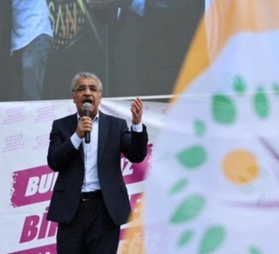 Sancar Antalya'dan iki vekil sözü istedi, 'Çözüm biziz' dedi
