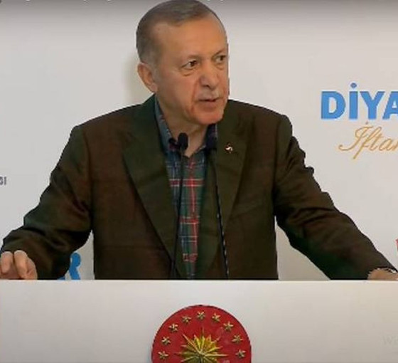 Erdoğan Diyarbakır'da Ahmed Arif şiiri okuyarak Demirtaş'ı hedef aldı