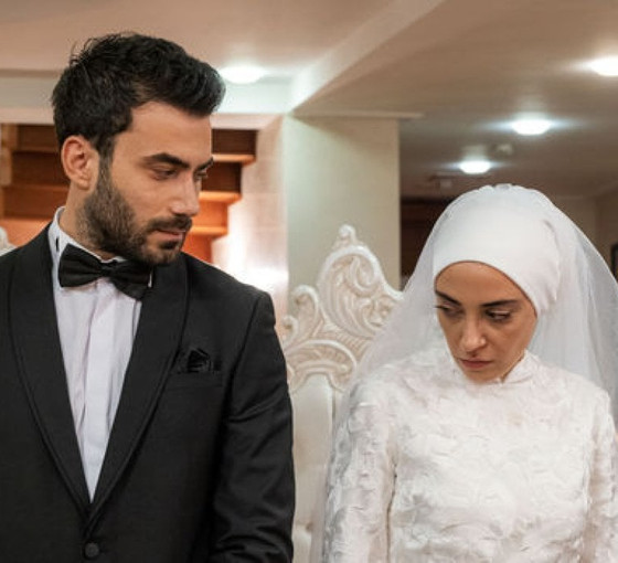 Kızılcık Şerbeti yarıda kesildi, 'İslamofobi' belgeseli konuldu