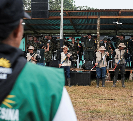 Kolombiya'da 'muhalif' FARC gerillaları da müzakere masasına oturacak