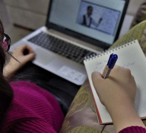 YÖK'ün depremzede öğrenci ve öğretim görevlilerine 'desteği': 6 GB internet