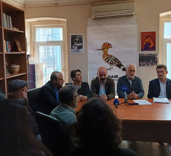 Almanya’ya dönebilmesi için 1.5 milyon TL istenen Dersimli sanatçı Ali Baran: Milyoner değilim, bir sazım var