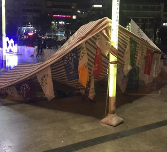 Aydın'da Yeşil Sol Parti standına saldırı