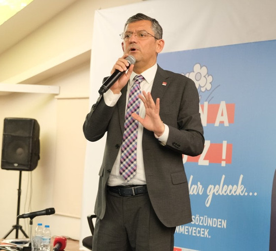 Özgür Özel'den gençlere ikinci tur uyarısı: 7 Haziran'da çoğunluğu kaybedenlerin neler yaptıklarını gördük