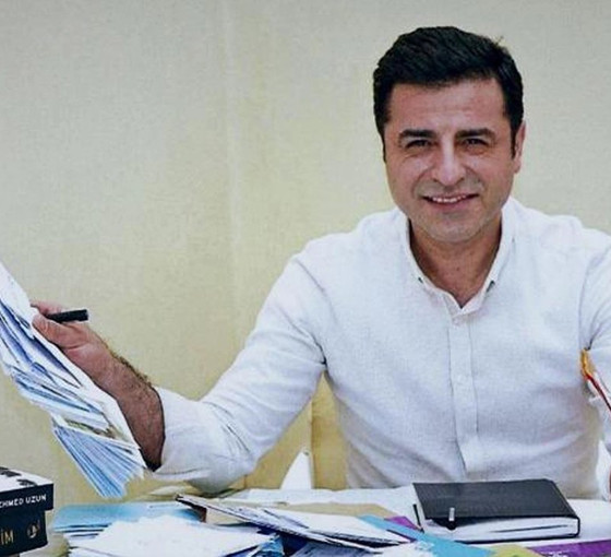 Demirtaş: Beş favori kitabım yok ama benim yazdığım beş kitap var