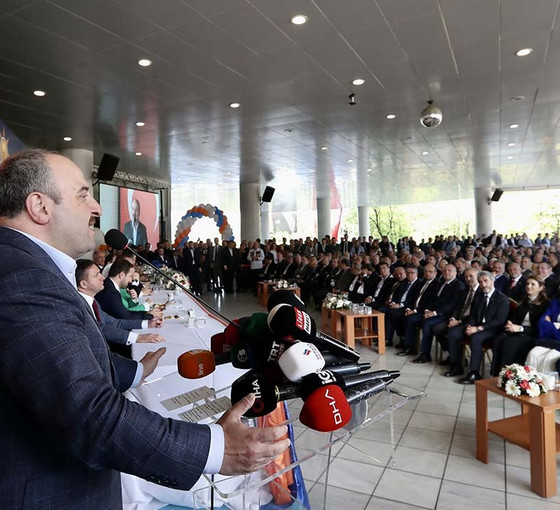 Bakan Varank'tan İmamoğlu'na: Bu senin annesiz babasız son bayramın olacak