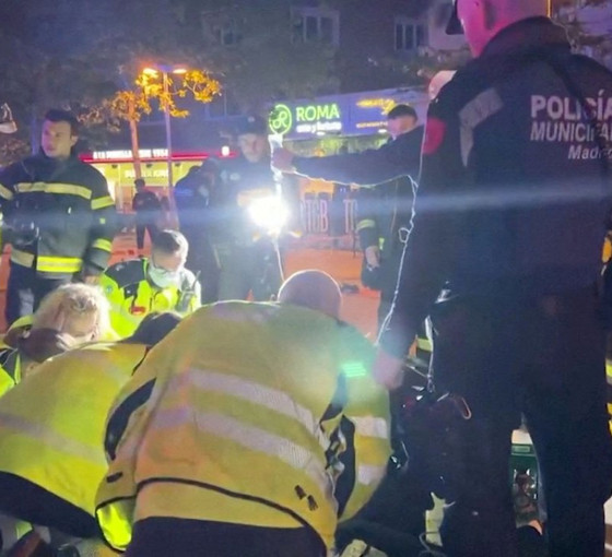 Garsonun alevli yemek sunumuyla başladı: Madrid'deki restoran yangınında iki kişi öldü