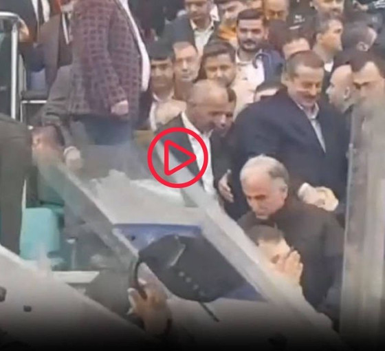Hopaspor taraftarı, AKP'li Faruk Çelik'i protesto etti: Dışarı