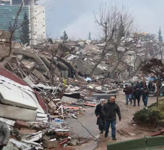 Depremzede için başvuru: 'Cumhurbaşkanlığı hükümet sistemi'ni işaret eden tazminat talebi