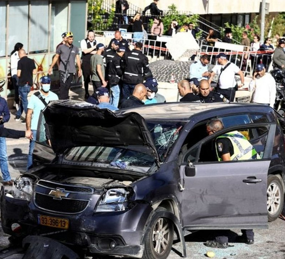 Bir Filistinli, Kudüs'te aracını kalabalığın üzerine sürdü: Beş yaralı