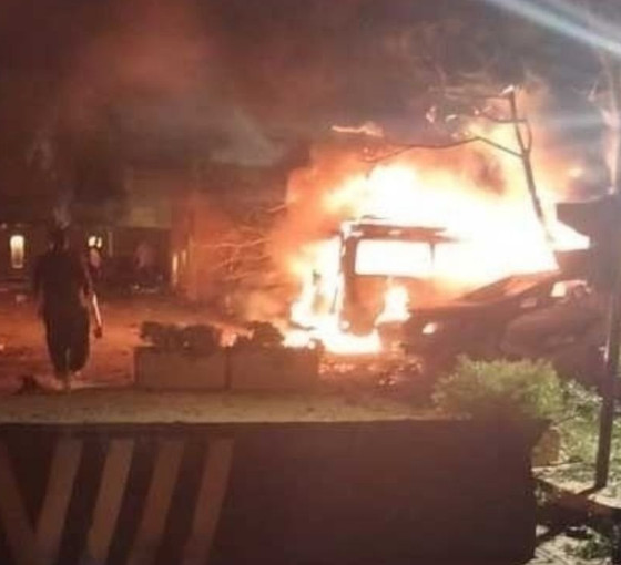 Pakistan'da karakola bombalı saldırı: 12 ölü, 50 yaralı