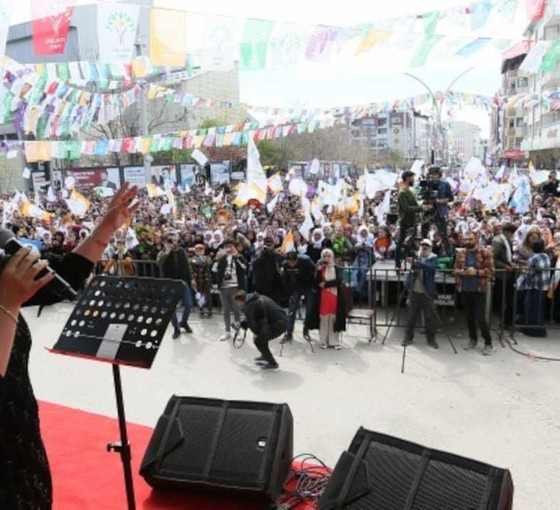 Pervin Buldan: Sizi Togg'a doldurup yolcu edeceğiz