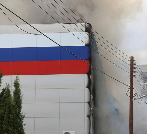 Kıbrıs'taki Rus kültür merkezinde yangın: Molotofkokteyli atıldı iddiası