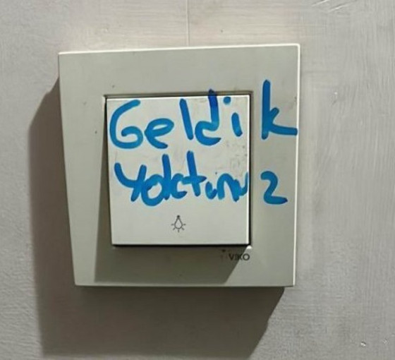 ÖHD Şube Eşbaşkanı İstekli’nin kapısına 'geldik yoktunuz' yazılaması